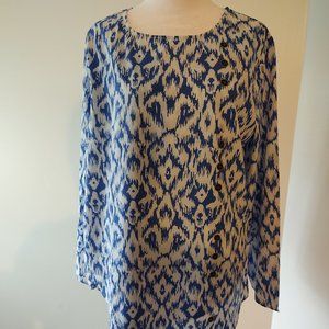 Long sleeved blue & white top